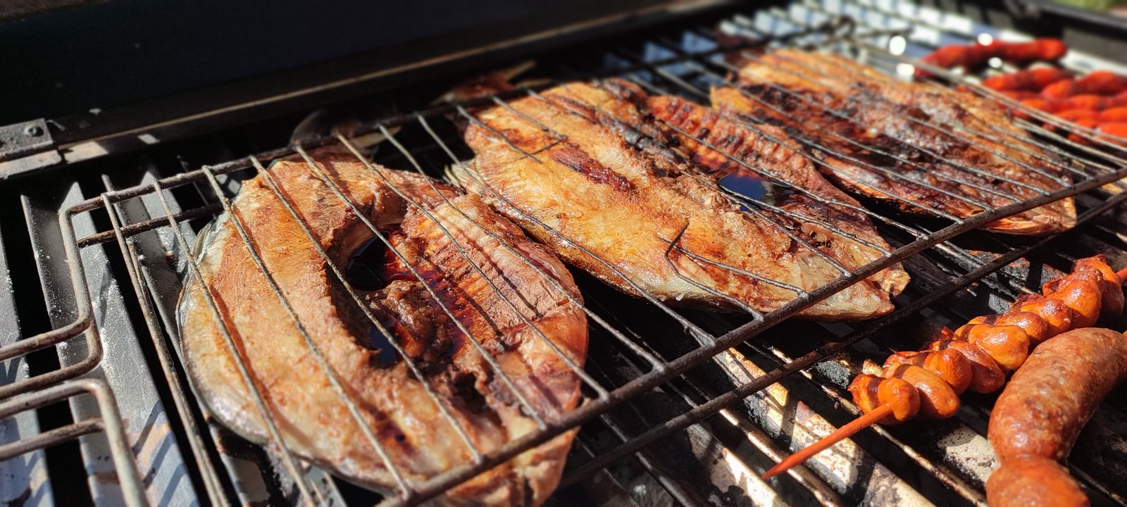 Pescado fresco a la parrilla en restaurante Los Lagos